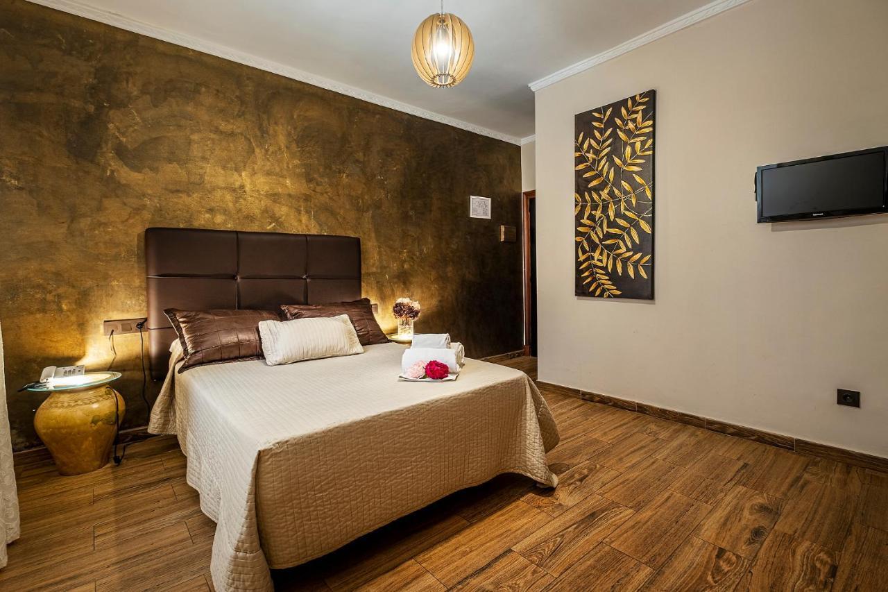 Hotel Хинес Экстерьер фото