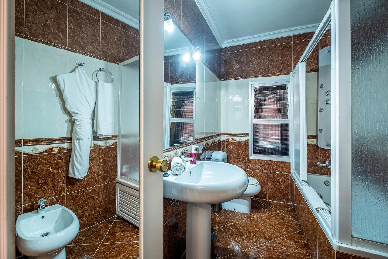 Hotel Хинес Экстерьер фото