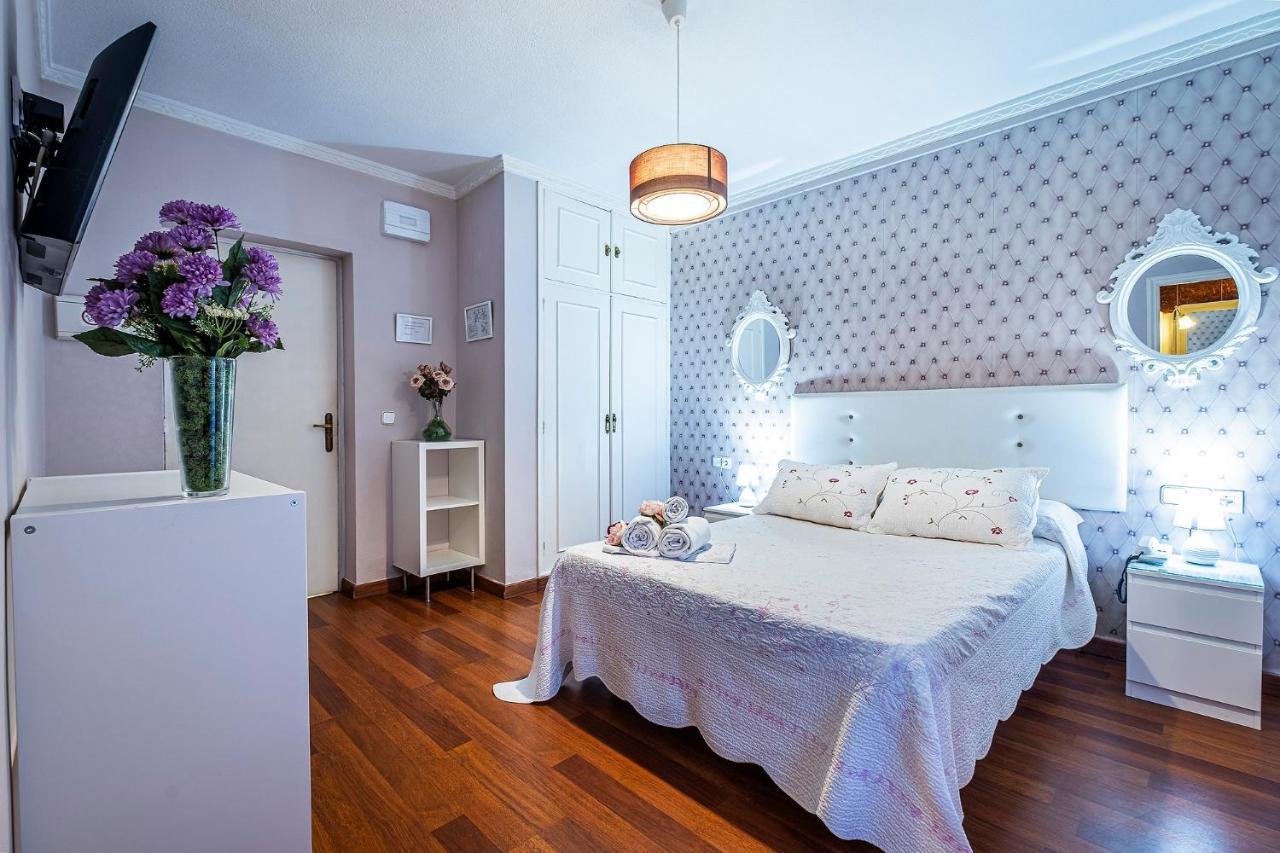 Hotel Хинес Экстерьер фото