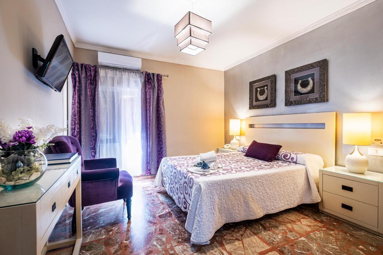 Hotel Хинес Экстерьер фото