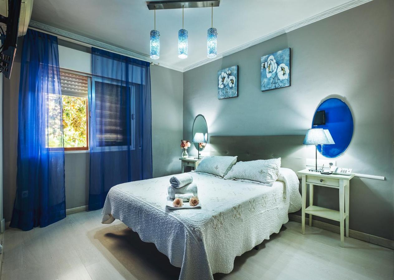 Hotel Хинес Экстерьер фото