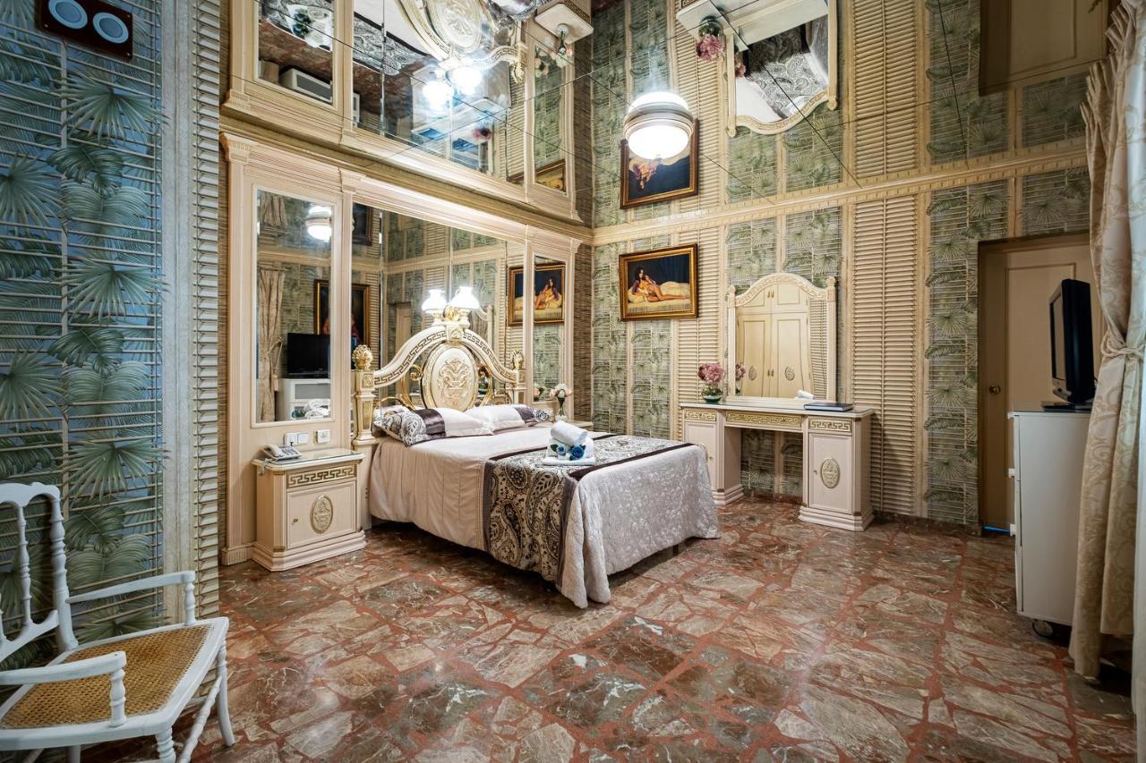 Hotel Хинес Экстерьер фото